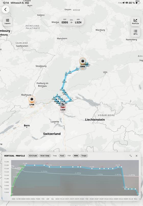 WinOps EFB app: route map with vertical profile on iPad